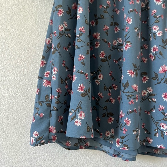 WAYF Babydoll Dress | X-Small NWT | Dusty Blue with Pink Flowers - Picture 5 of 8